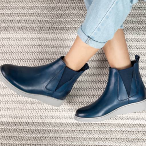 چطور از بوت چرمی زنانه نگهداری کنیم تا ترک نخورد؟ (راهنمای تخصصی چرم از برتونیکس)